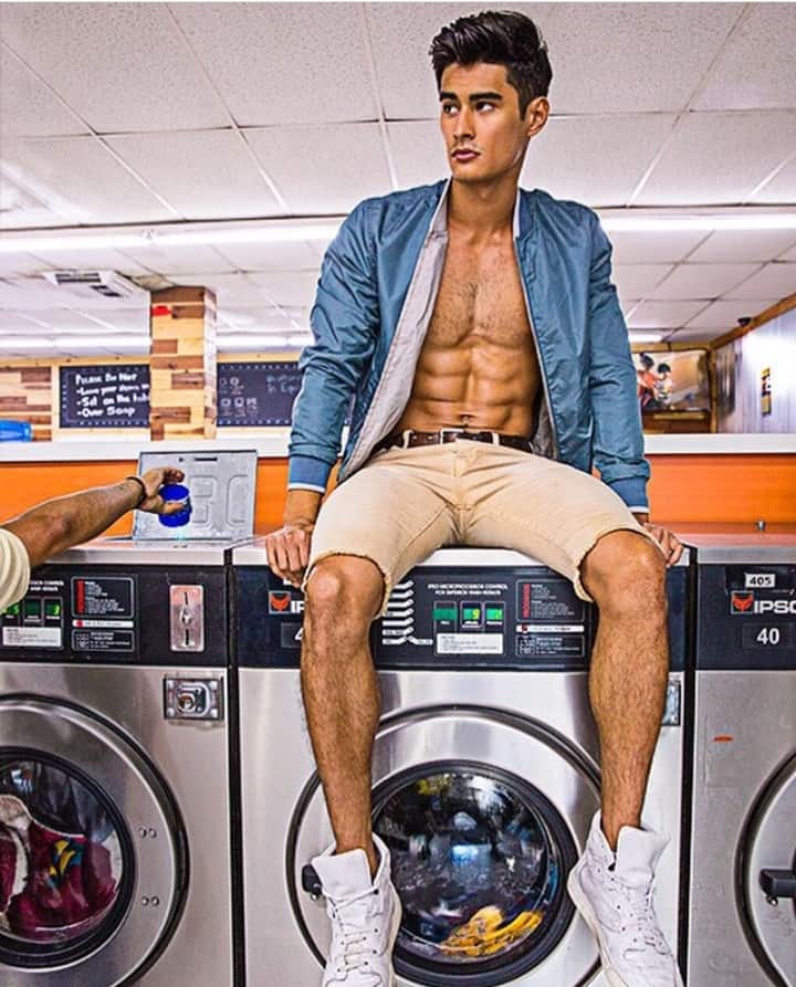 trai đẹp máy giặt
